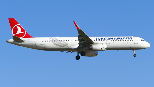 TC-JTH:Airbus A321:Turkish Airlines